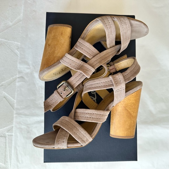 SPLENDID “Flash” Taupe Suede Strappy Wood Heel - Picture 10 of 15
